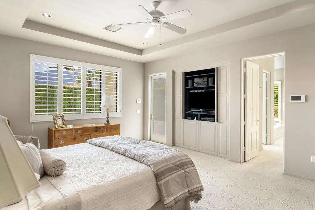 900 Dogwood Circle E, Palm Springs, California 92264 home-pic-33