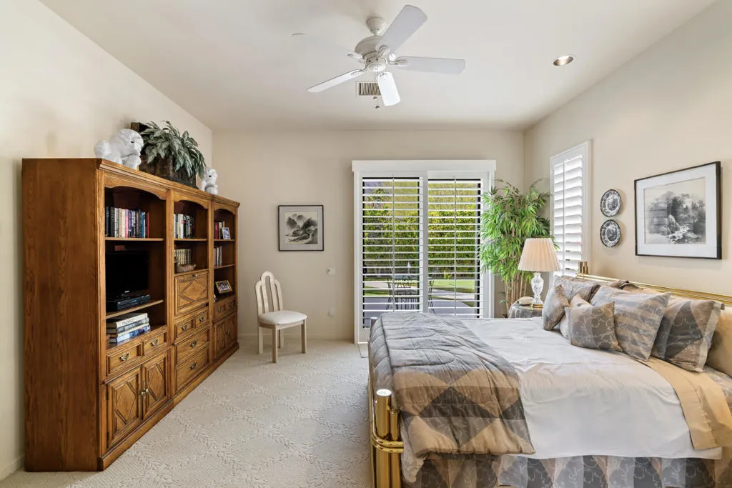 900 Dogwood Circle E, Palm Springs, California 92264 home-pic-42