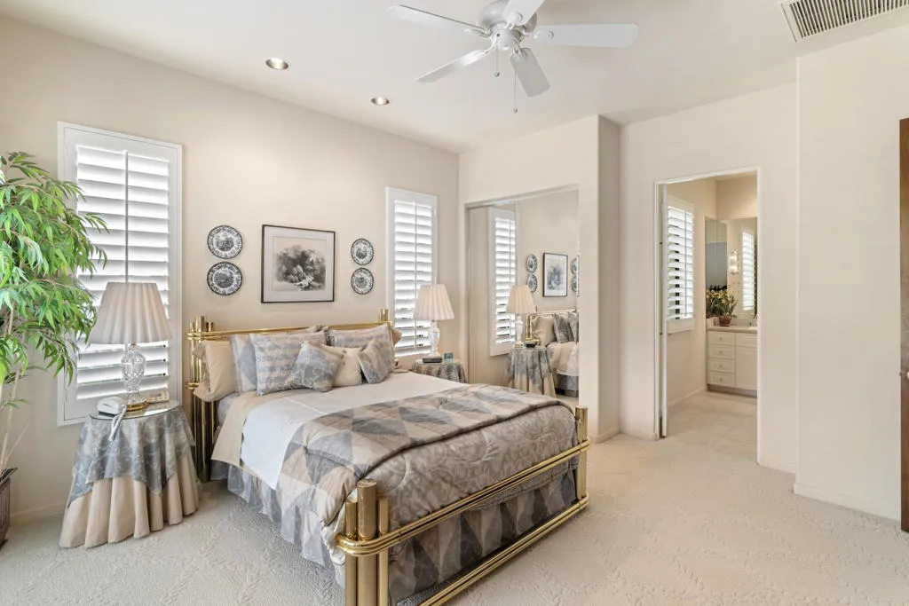 900 Dogwood Circle E, Palm Springs, California 92264 home-pic-40