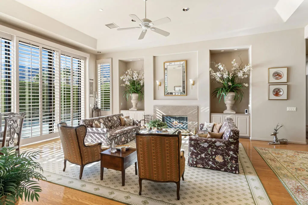 900 Dogwood Circle E, Palm Springs, California 92264 home-pic-6