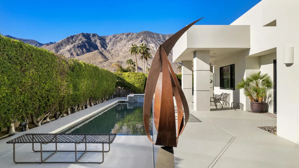 900 Dogwood Circle E, Palm Springs, California 92264 home-pic-3