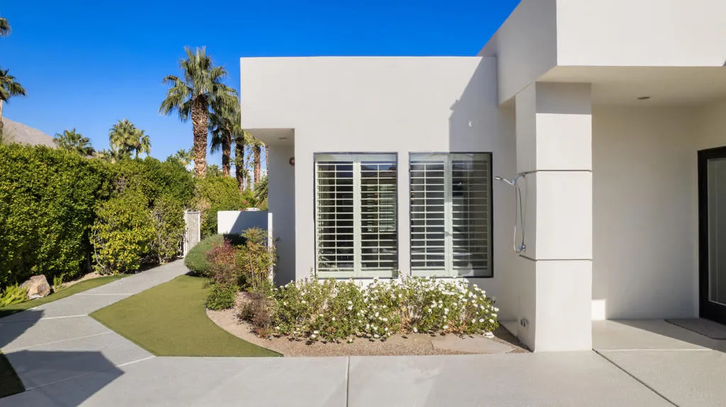 900 Dogwood Circle E, Palm Springs, California 92264 home-pic-55