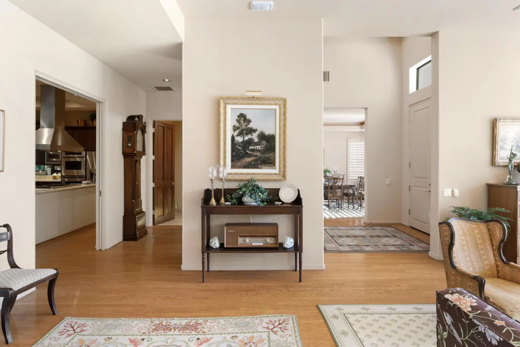 900 Dogwood Circle E, Palm Springs, California 92264 home-pic-21