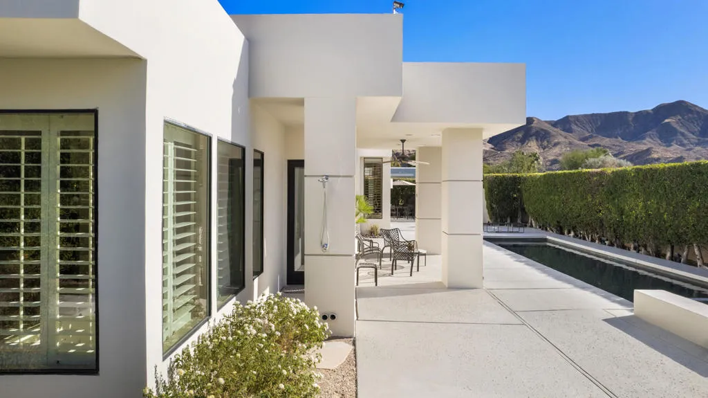 900 Dogwood Circle E, Palm Springs, California 92264 home-pic-54