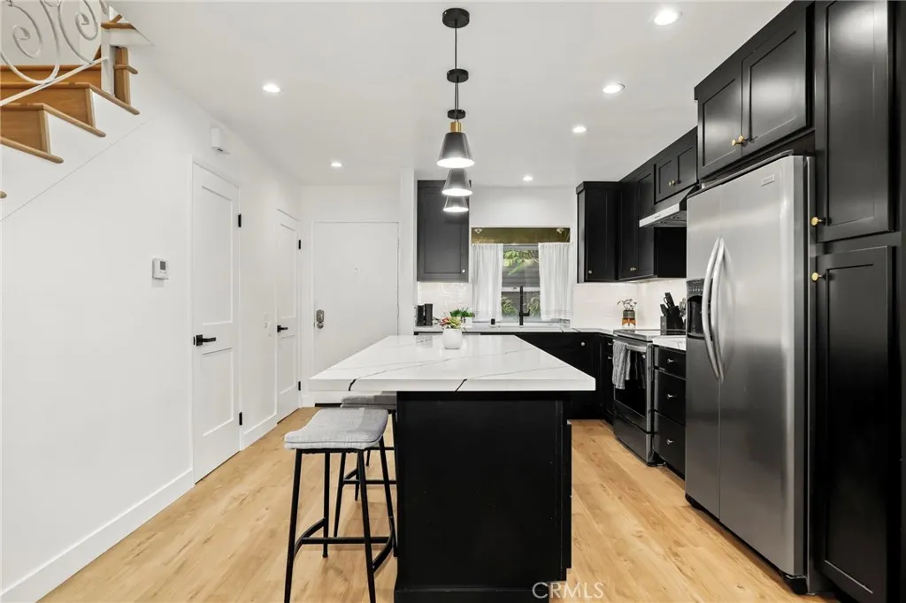 25671 Pine Creek Lane, Wilmington, California 90744 home-pic-8