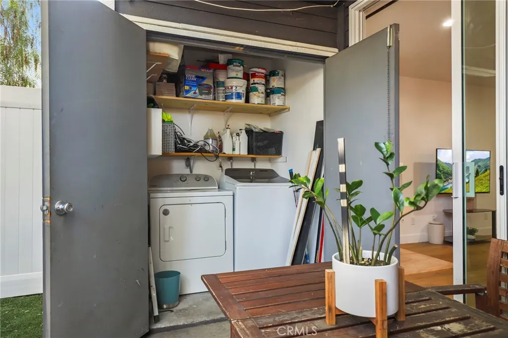 25671 Pine Creek Lane, Wilmington, California 90744 home-pic-21