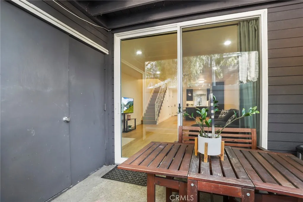 25671 Pine Creek Lane, Wilmington, California 90744 home-pic-20