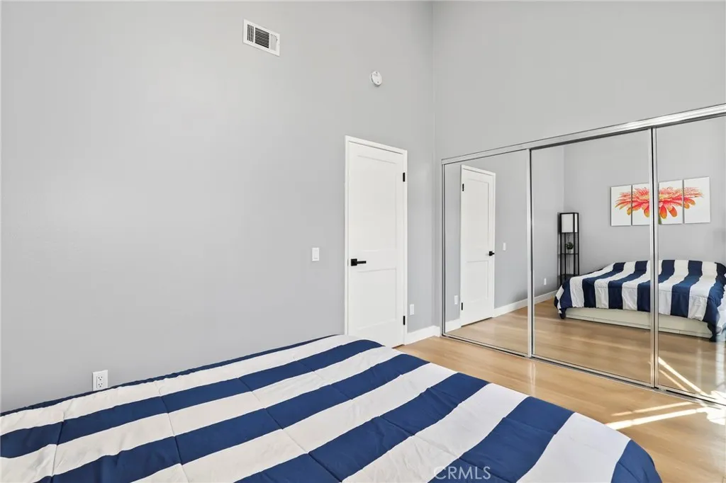 25671 Pine Creek Lane, Wilmington, California 90744 home-pic-11