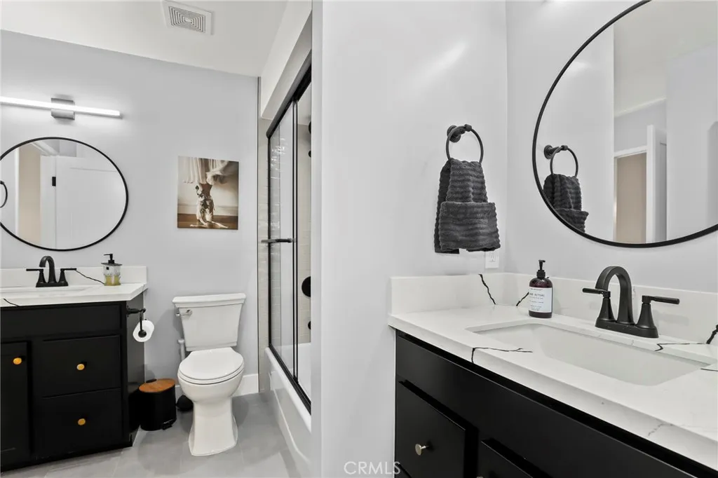 25671 Pine Creek Lane, Wilmington, California 90744 home-pic-18