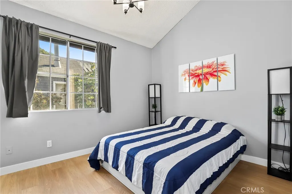 25671 Pine Creek Lane, Wilmington, California 90744 home-pic-10