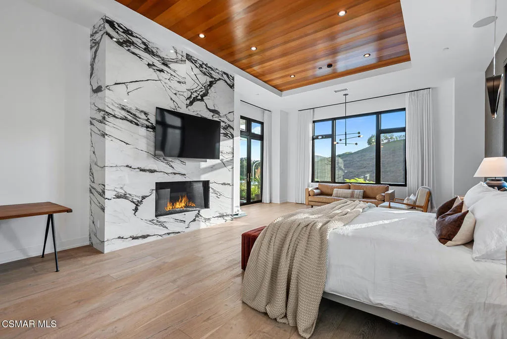 2111 High Knoll Circle, Westlake Village, California 91362 home-pic-21