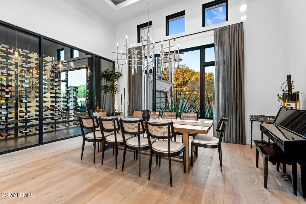 2111 High Knoll Circle, Westlake Village, California 91362 home-pic-16