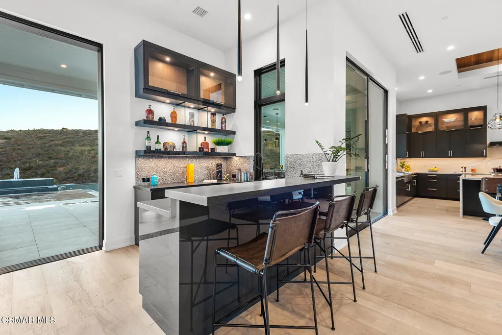 2111 High Knoll Circle, Westlake Village, California 91362 home-pic-14