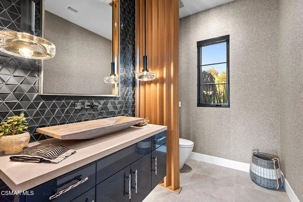 2111 High Knoll Circle, Westlake Village, California 91362 home-pic-20