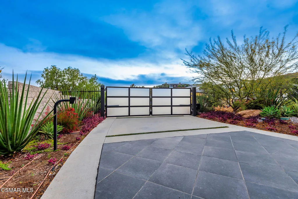 2111 High Knoll Circle, Westlake Village, California 91362 home-pic-6