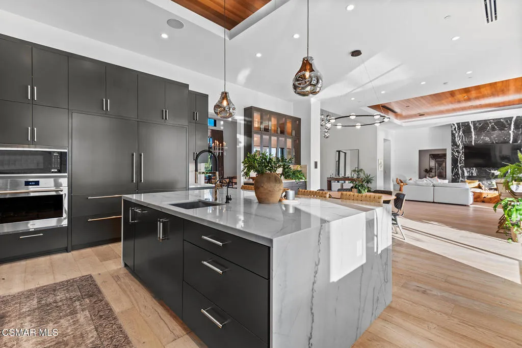 2111 High Knoll Circle, Westlake Village, California 91362 home-pic-12