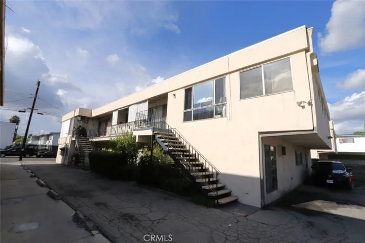 7454 Canby, Reseda, California 91335