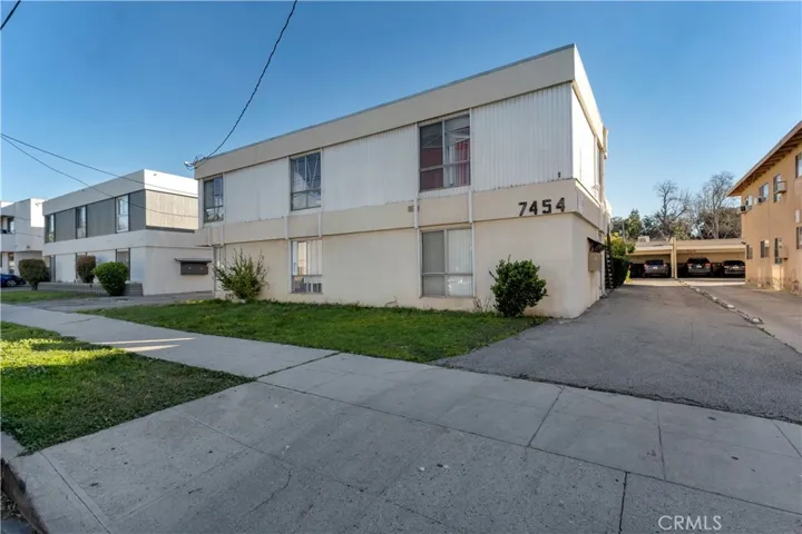 7454 Canby, Reseda, California 91335
