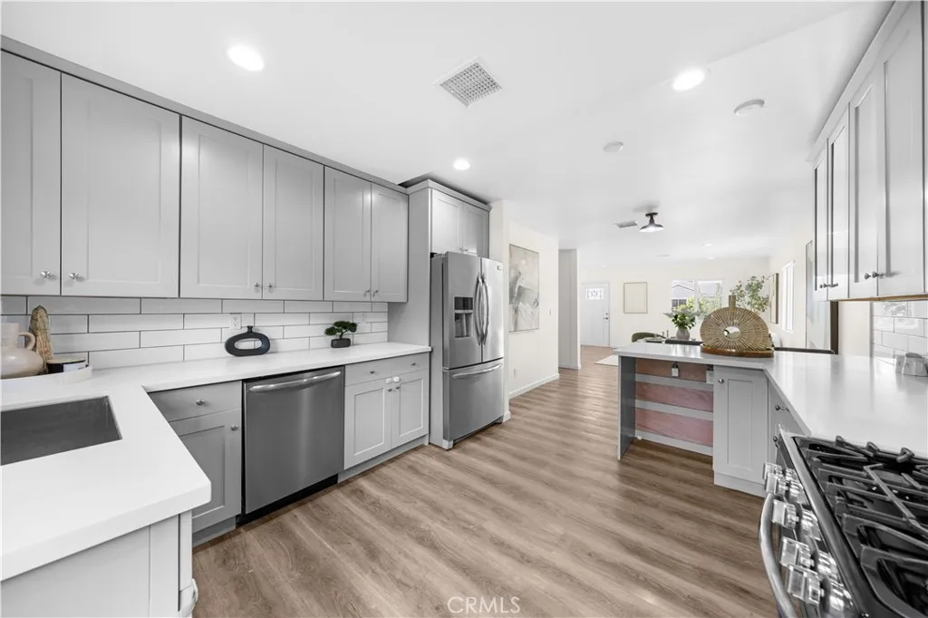 5429 W 76th, Los Angeles, California 90045 home-pic-13