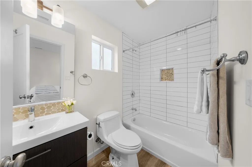 5429 W 76th, Los Angeles, California 90045 home-pic-25