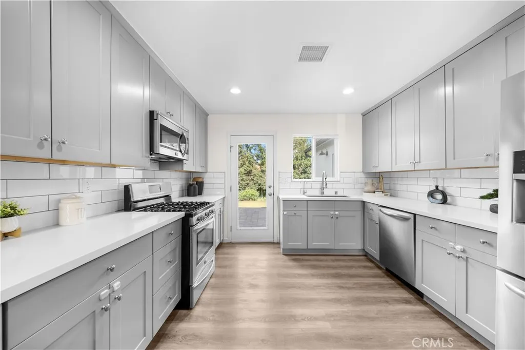 5429 W 76th, Los Angeles, California 90045 home-pic-12