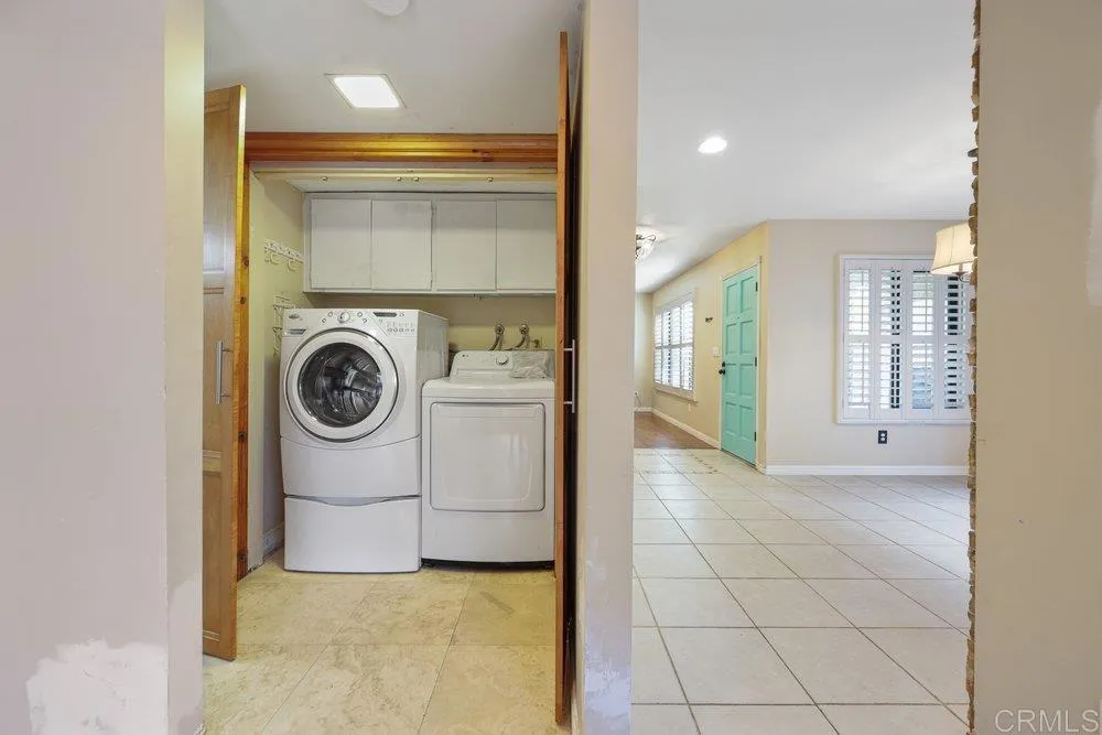 3008 Plaza Lorenzo, Bonita, California 91902 home-pic-21