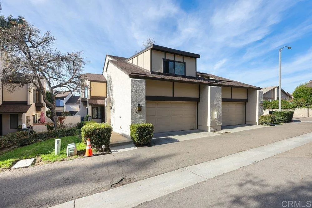3008 Plaza Lorenzo, Bonita, California 91902 home-pic-1