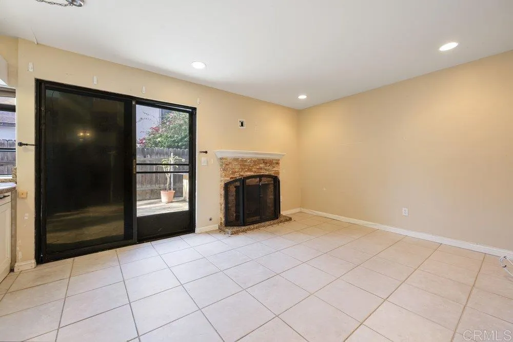 3008 Plaza Lorenzo, Bonita, California 91902 home-pic-4