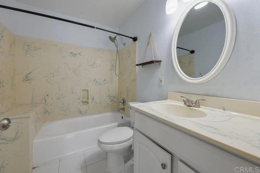 3008 Plaza Lorenzo, Bonita, California 91902 home-pic-12