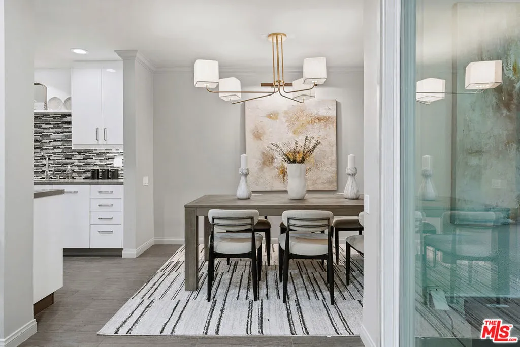 1015 N Kings Road 110, West Hollywood, California 90069 home-pic-10
