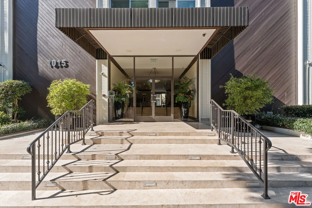 1015 N Kings Road 110, West Hollywood, California 90069 home-pic-29