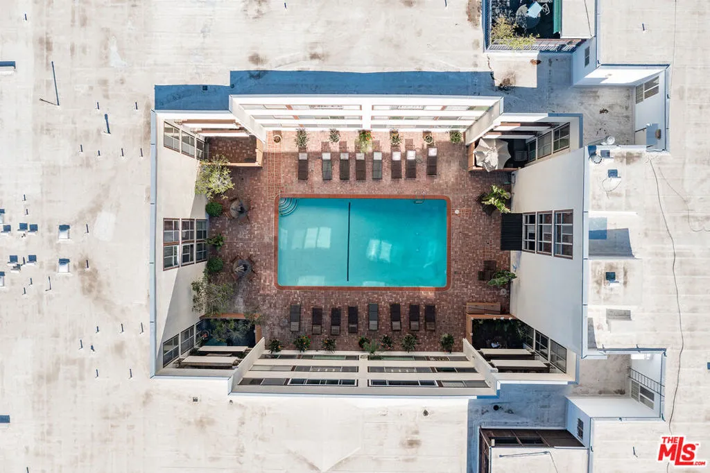 1015 N Kings Road 110, West Hollywood, California 90069 home-pic-36