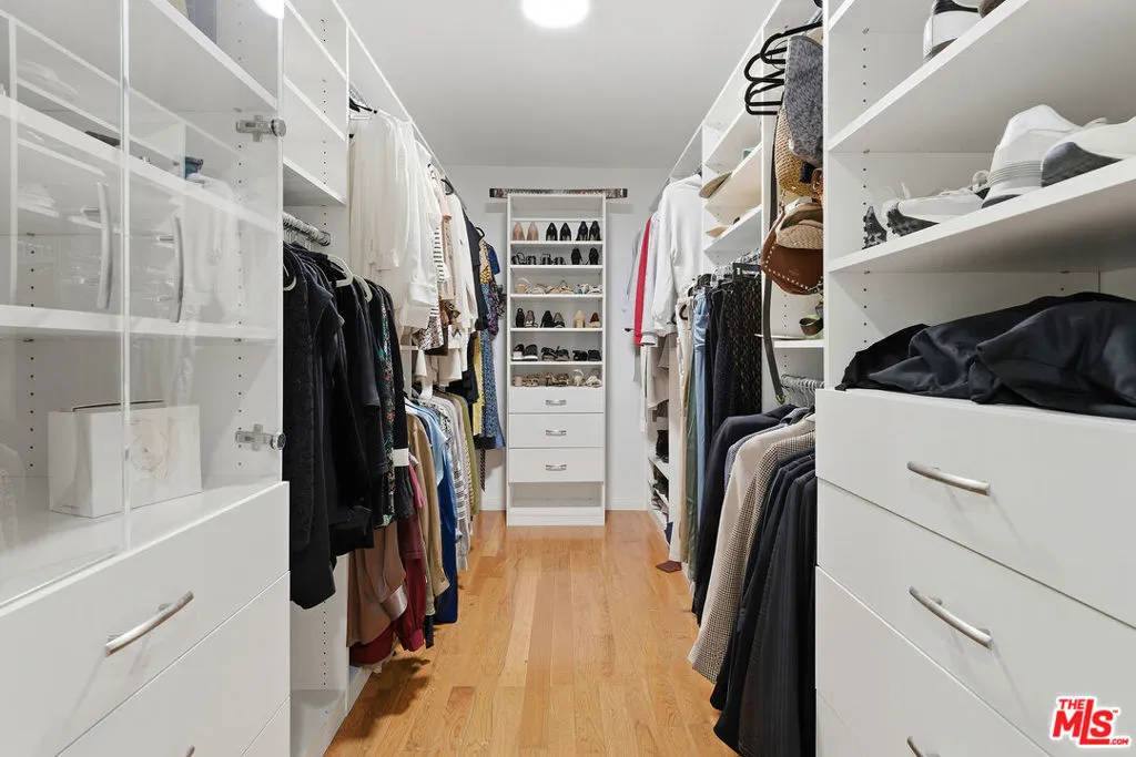 1015 N Kings Road 110, West Hollywood, California 90069 home-pic-20