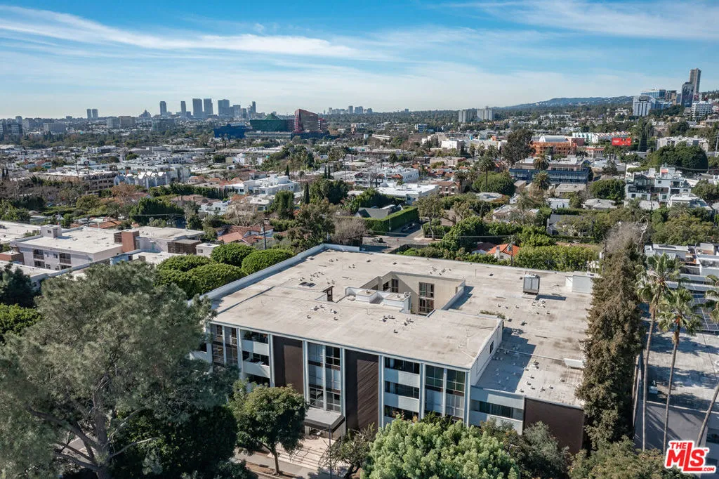 1015 N Kings Road 110, West Hollywood, California 90069 home-pic-35