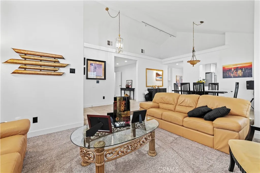 22047 Conway, Saugus, California 91350 home-pic-9