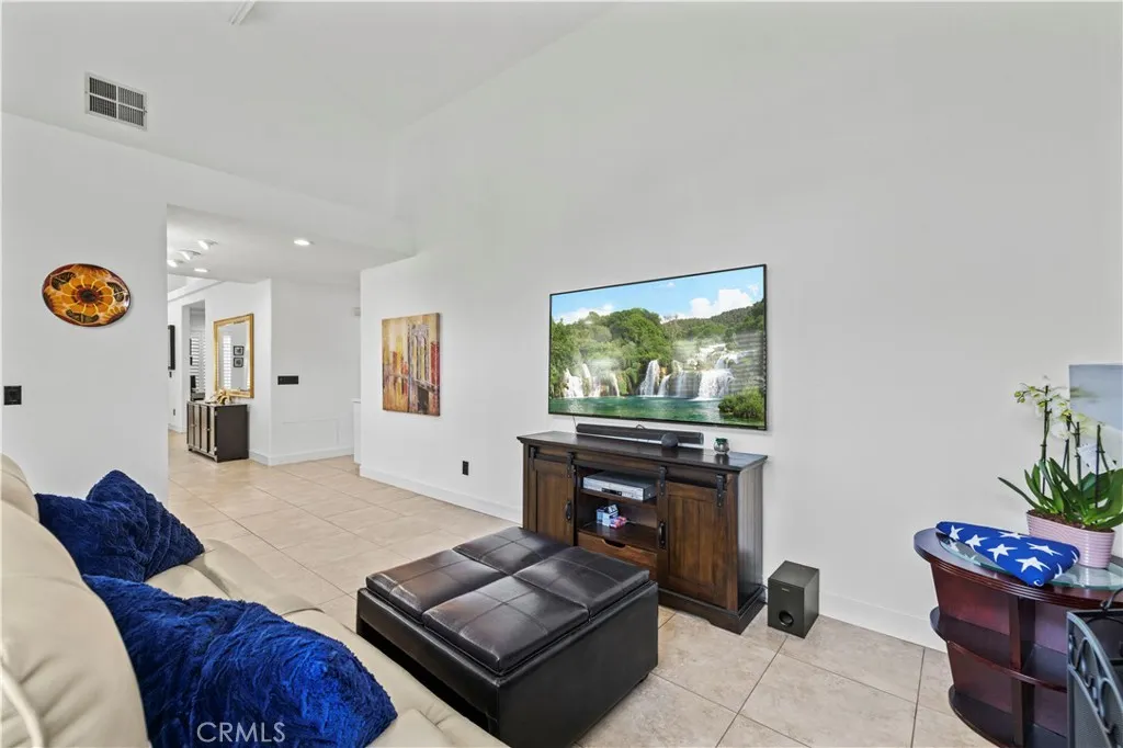 22047 Conway, Saugus, California 91350 home-pic-4