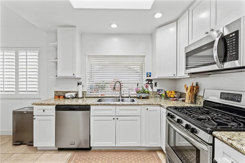 22047 Conway, Saugus, California 91350 home-pic-17