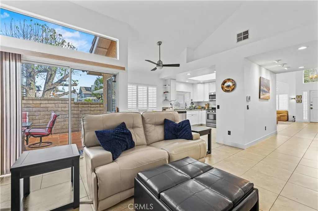 22047 Conway, Saugus, California 91350 home-pic-5