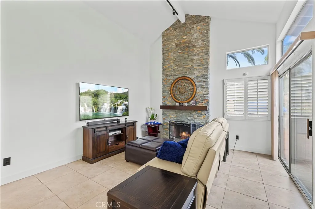 22047 Conway, Saugus, California 91350 home-pic-3