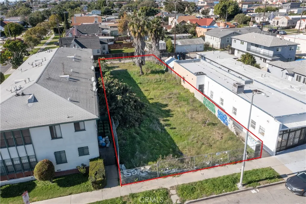 5869 West, Los Angeles, California 90043 home-pic-3
