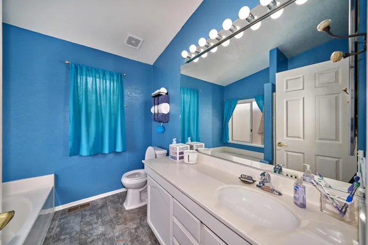 33541 Les Rd Thousand Palms CA-large-028