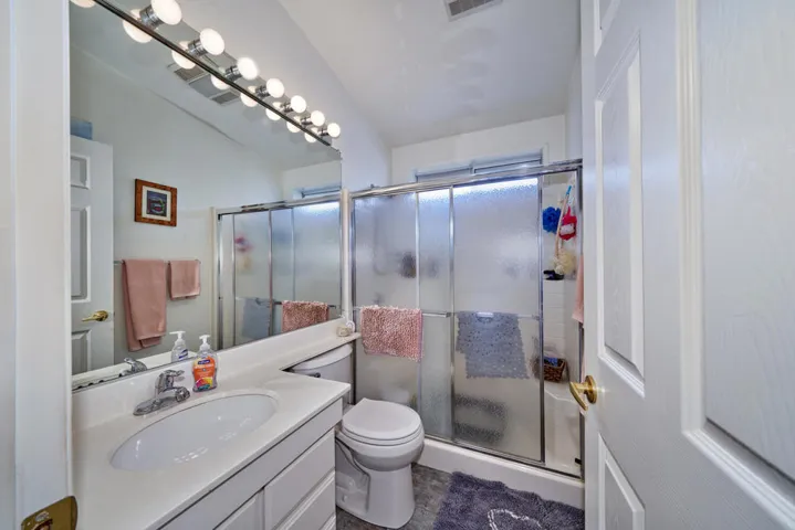 33541 Les Rd Thousand Palms CA-large-024