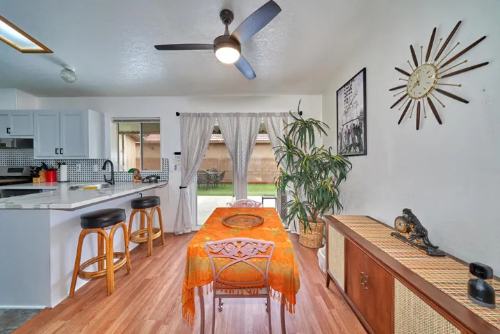 33541 Les Rd Thousand Palms CA-large-015
