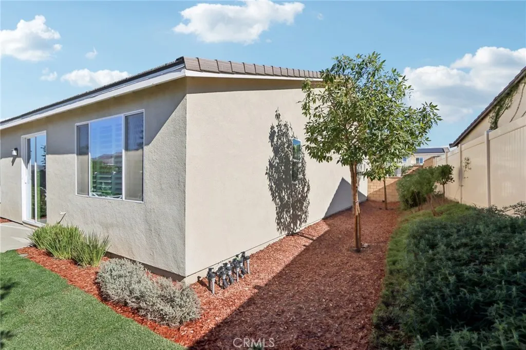 32057 Rambling Court, Winchester, California 92596 home-pic-24