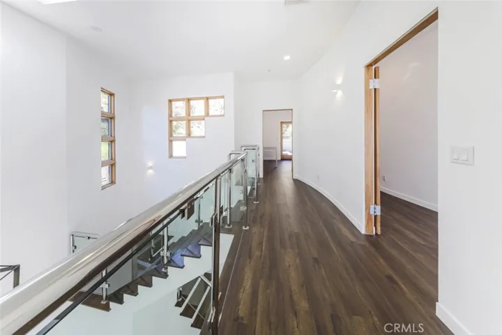 2004 Glen Allen Lane, Altadena, California 91001