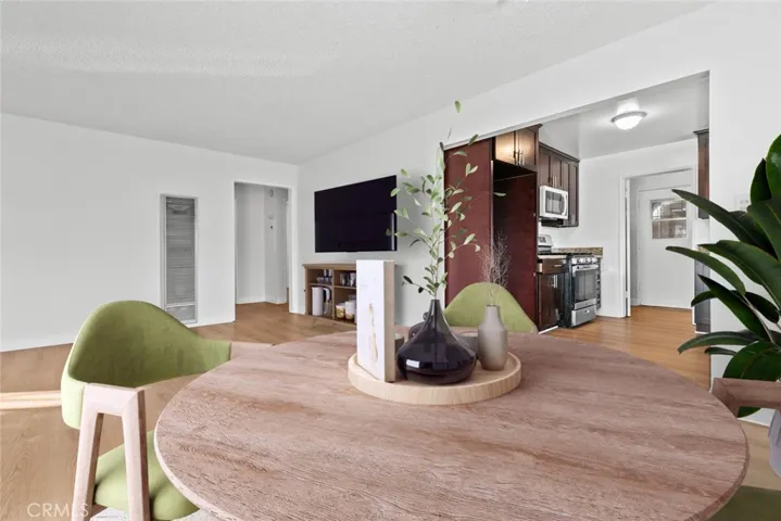 This Photo is virtually enhanced with staging.