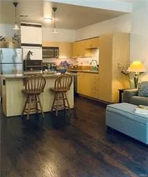 630 W 6th, Los Angeles, California 90017 home-pic-9