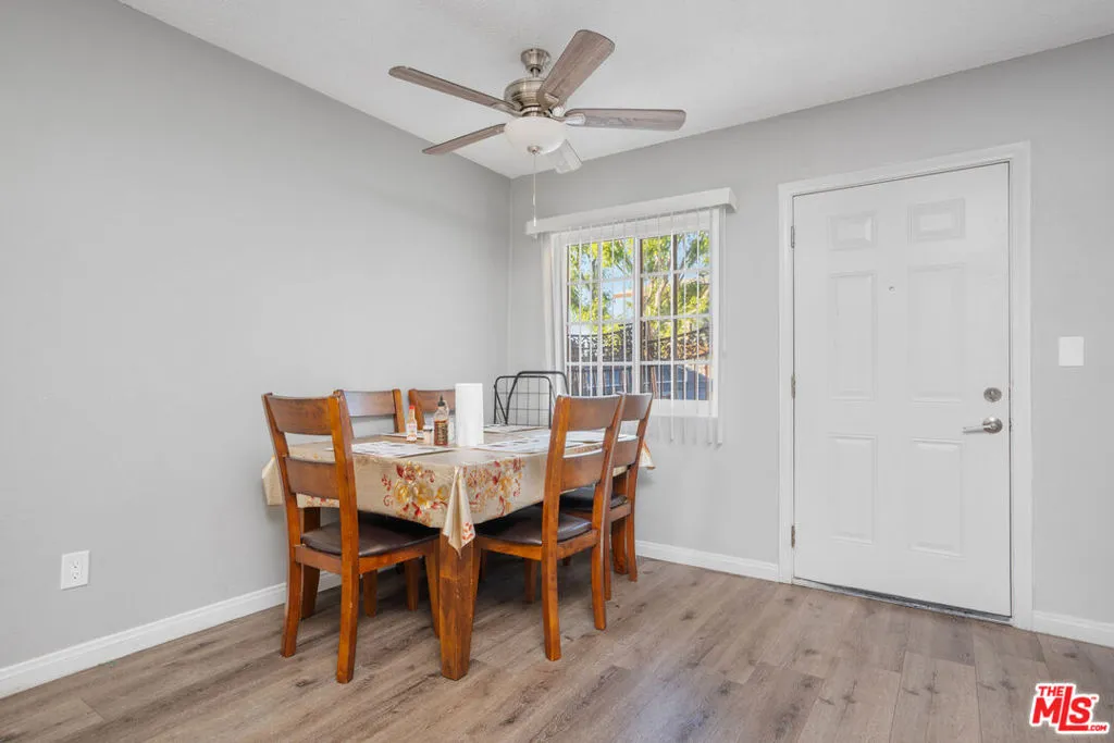 6653 Darby Ave - Interior