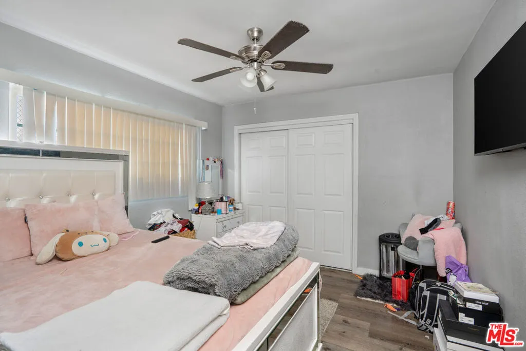 6653 Darby Ave - Interior