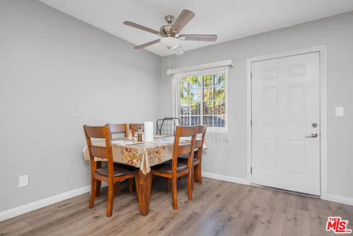 6653 Darby Ave - Interior